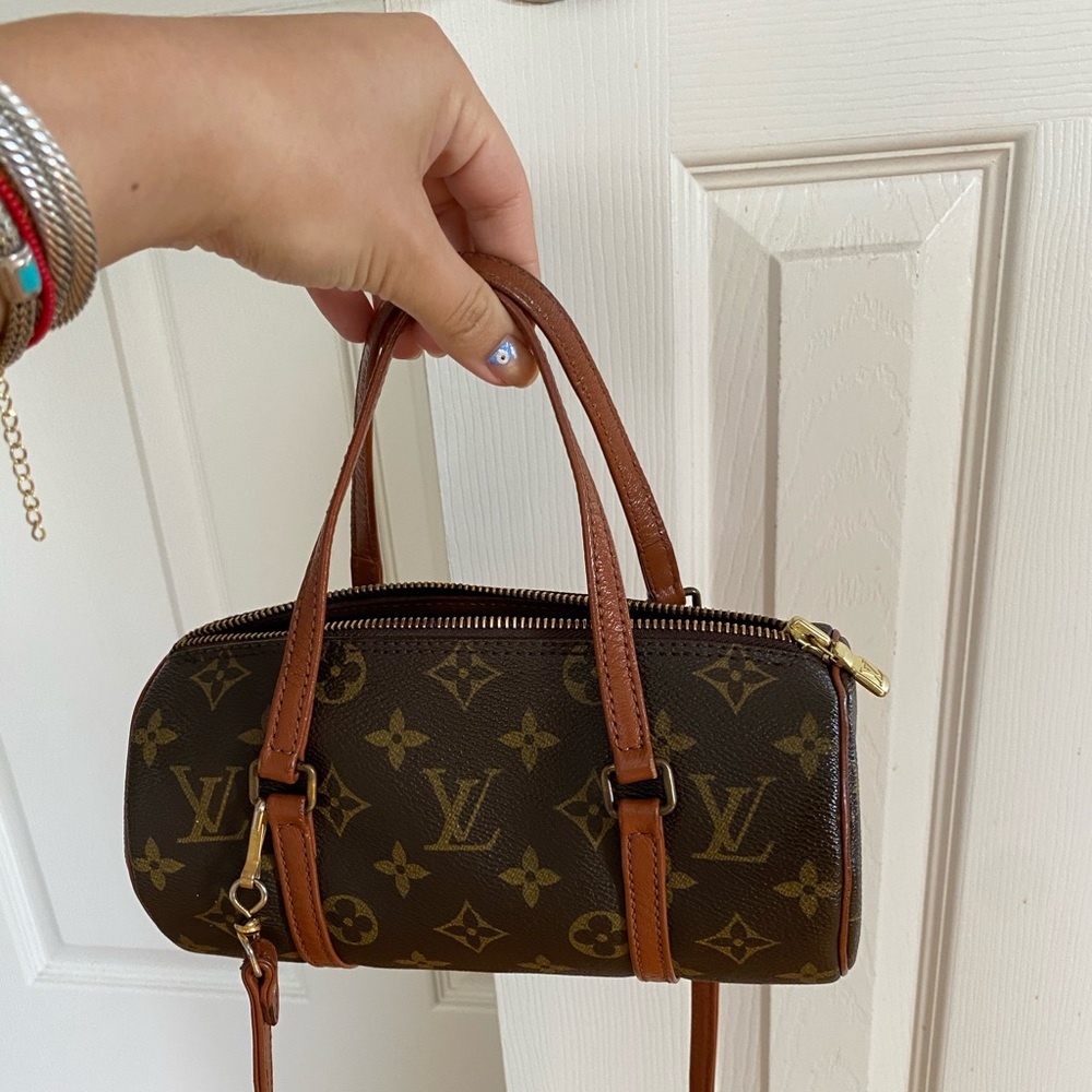 Louis Vuitton Papillon 19”